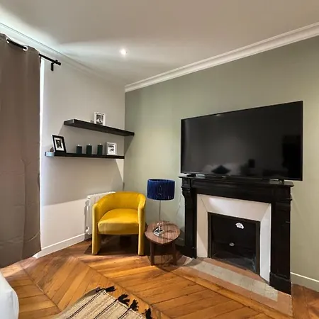 Le Reveur - Parking Gratuit, Wifi, Rer C Apartment