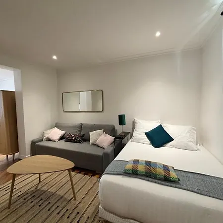 Le Reveur - Parking Gratuit, Wifi, Rer C Apartment